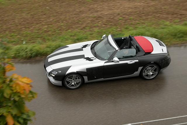 Open-top Merc SLS roadster spied. Image by Unknown.