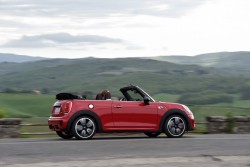 2016 MINI John Cooper Works Convertible. Image by Richard Newton.