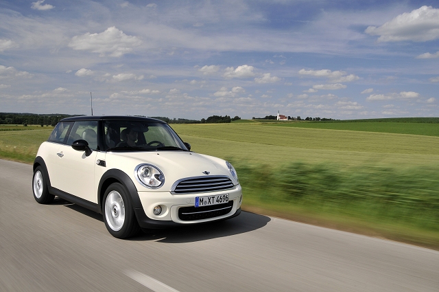 First drive: Updated MINI range. Image by MINI.