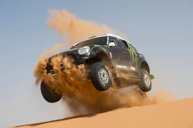 Incoming: MINI Countryman Dakar racer. Image by MINI.