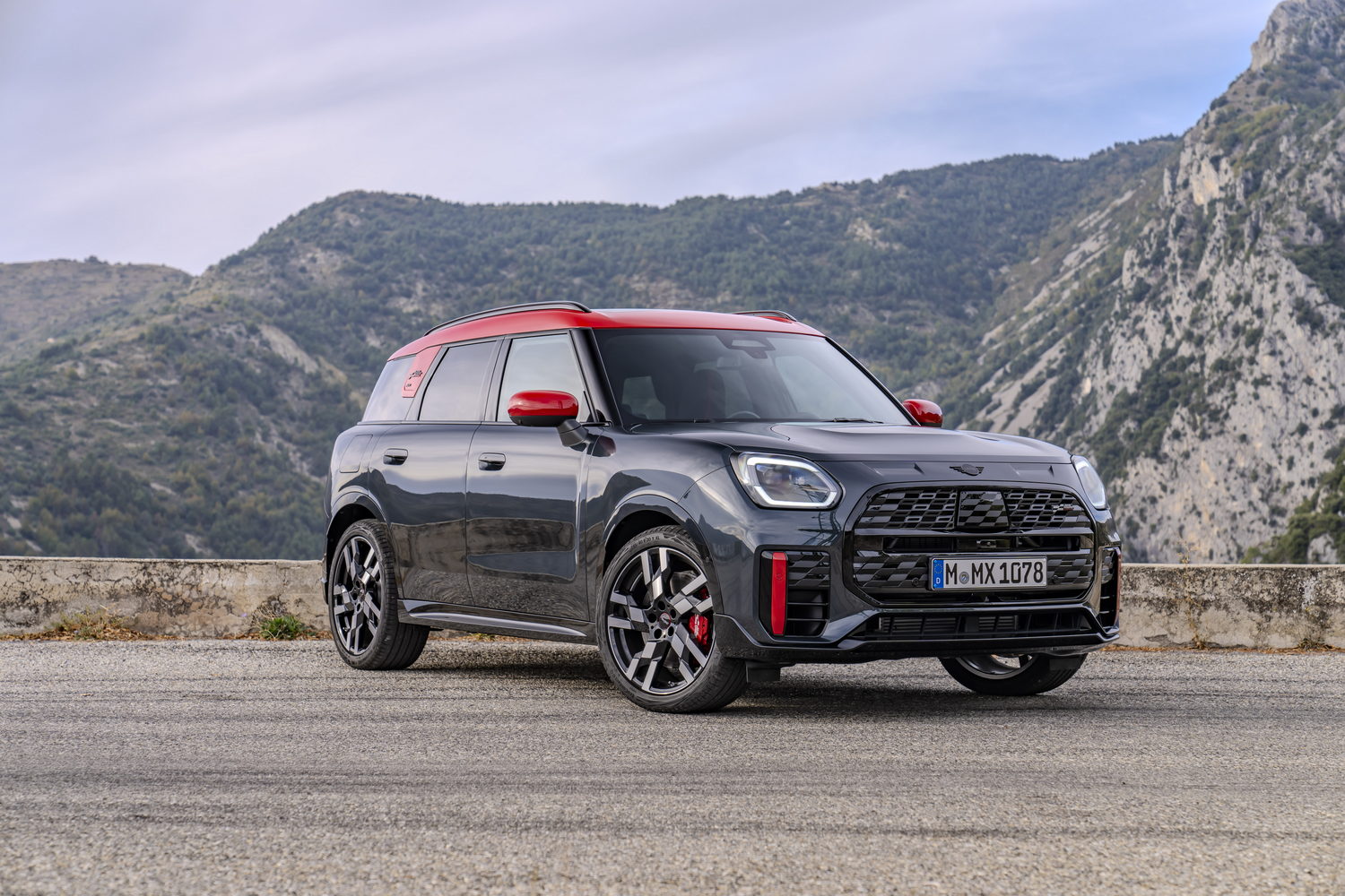 MINI confirms 300hp Countryman JCW. Image by MINI.