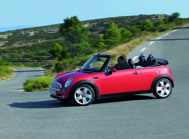Mini Convertible breaks cover. Image by MINI.