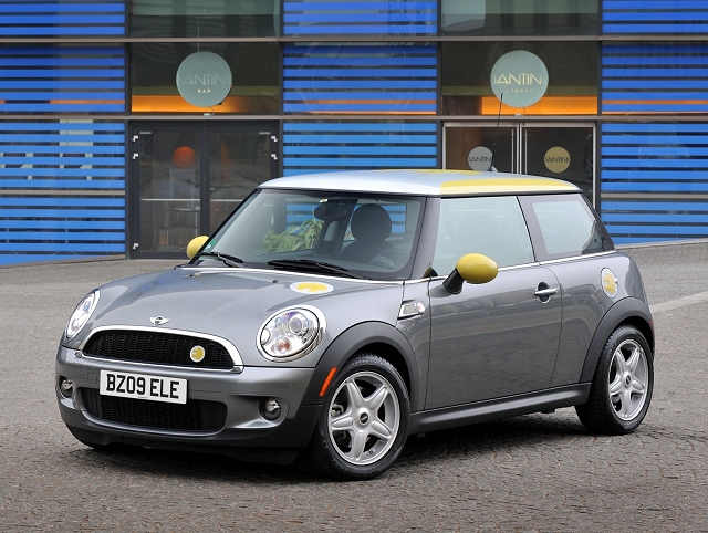 Electric MINI coming to UK. Image by MINI.