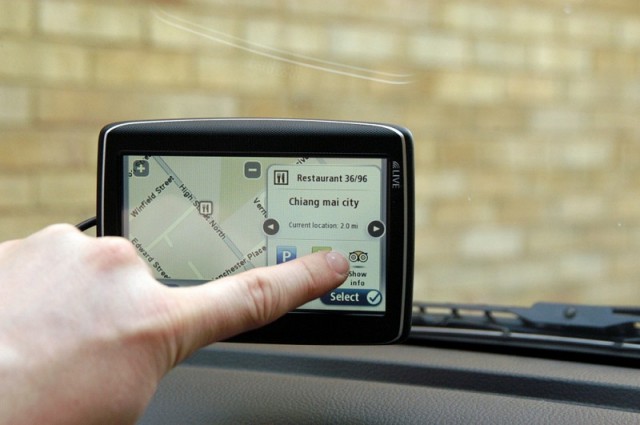 TomTom Go Live 825 on test. Image by Graeme Lambert.