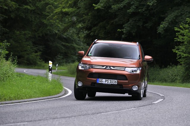 First drive: Mitsubishi Outlander. Image by Max Earey.