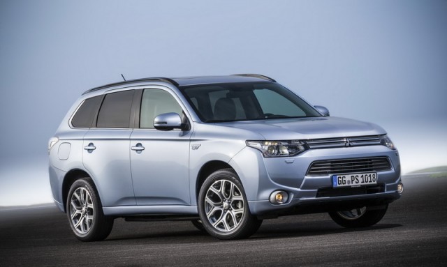 Hybrid Outlander on sale in Europe. Image by Mitsubishi.