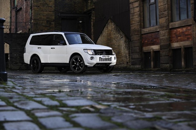 Mitsubishi Shogun is in the black. Image by Max Earey.