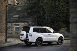 2012 Mitsubishi Shogun Black. Image by Max Earey.