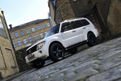 2012 Mitsubishi Shogun Black. Image by Max Earey.