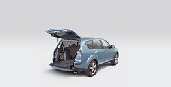 2006 Mitsubishi Outlander (Japanese market). Image by Mitsubishi.