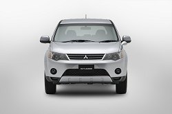 2006 Mitsubishi Outlander (Japanese market). Image by Mitsubishi. Click here for a larger image. 2006 Mitsubishi Outlander (Japanese market). Image by Mitsubishi.