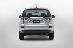 2006 Mitsubishi Outlander (Japanese market). Image by Mitsubishi.