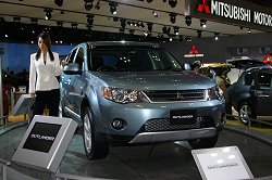2006 Mitsubishi Outlander (Japanese market). Image by Shane O' Donoghue. Click here for a larger image. 2006 Mitsubishi Outlander (Japanese market). Image by Shane O' Donoghue.