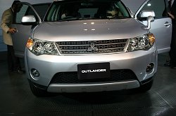 2006 Mitsubishi Outlander (Japanese market). Image by Shane O' Donoghue.