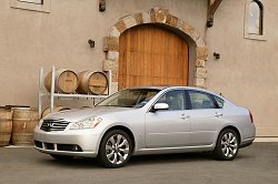 2005 Infiniti M. Image by Nissan.