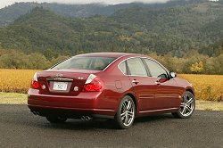 2005 Infiniti M. Image by Nissan.