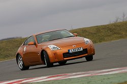 2006 Nissan 350Z. Image by Julian Mackie.