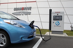 2011 Nissan LEAF. Image by Nissan.