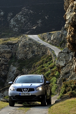 2010 Nissan Qashqai+2. Image by Max Earey.