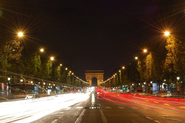 2006 Paris Motor Show. Image by Phil Ahern.