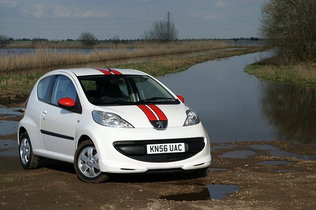 2007 Peugeot 107 Sport XS. Image by Syd Wall.