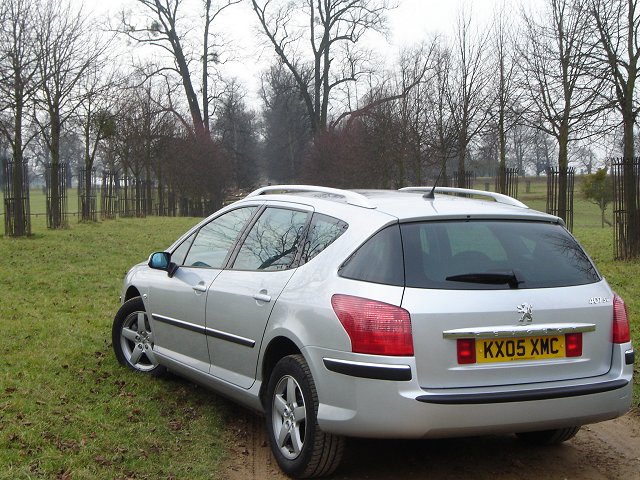 Style before practicality for the Peugeot 407 SW. Image by James Jenkins.