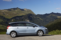 2009 Peugeot 5008. Image by Peugeot.