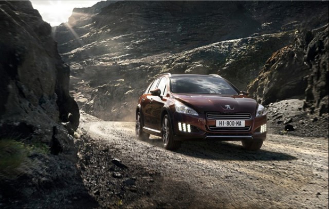 Peugeot unveils 508 RXH. Image by Peugeot.