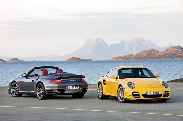 New Porsche 911 Turbo blows in. Image by Porsche.