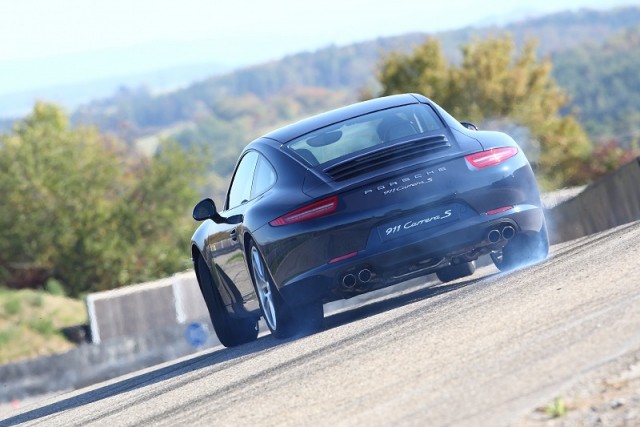 Incoming: 2012 Porsche 911. Image by Porsche.