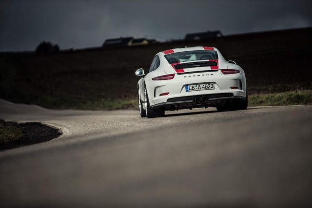 First drive: Porsche 911 R. Image by Richard Pardon.