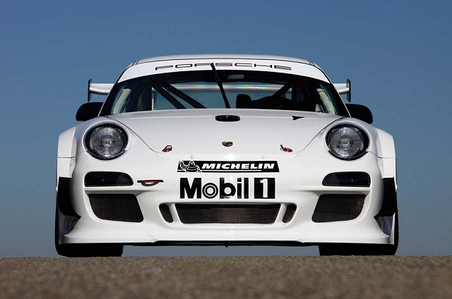 New bad-ass Porsche 911 racer. Image by Porsche.