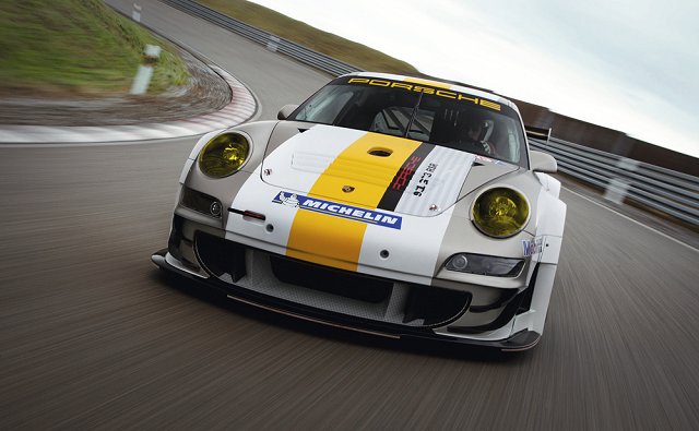 Porsche updates racing 911 GT3 RSR. Image by Porsche.