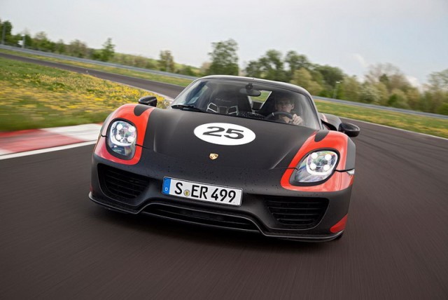 Porsche 918 specs and prices announced. Image by Porsche.