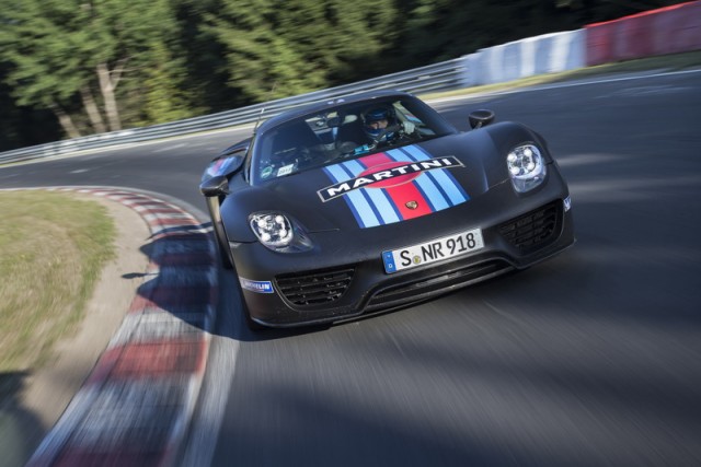 Porsche 918 Spyder smashes Ring record. Image by Porsche.