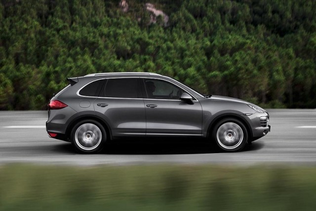 Porsche reveals Cayenne S Diesel. Image by Porsche.