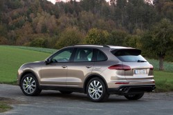 2015 Porsche Cayenne S E-Hybrid. Image by Porsche.