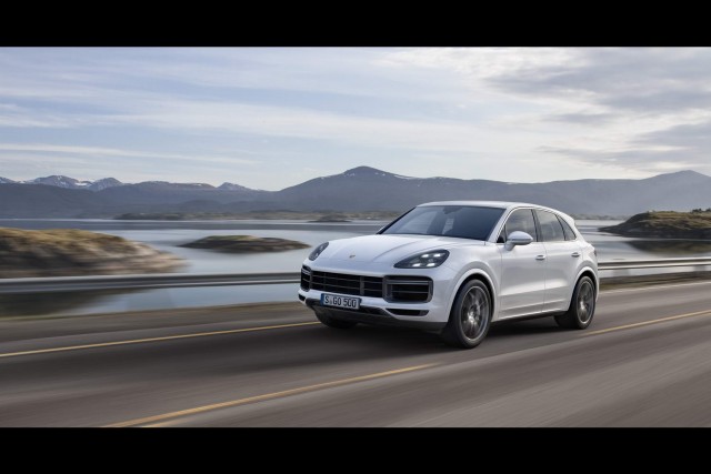 New Porsche Cayenne Turbo hits 550hp high. Image by Porsche.