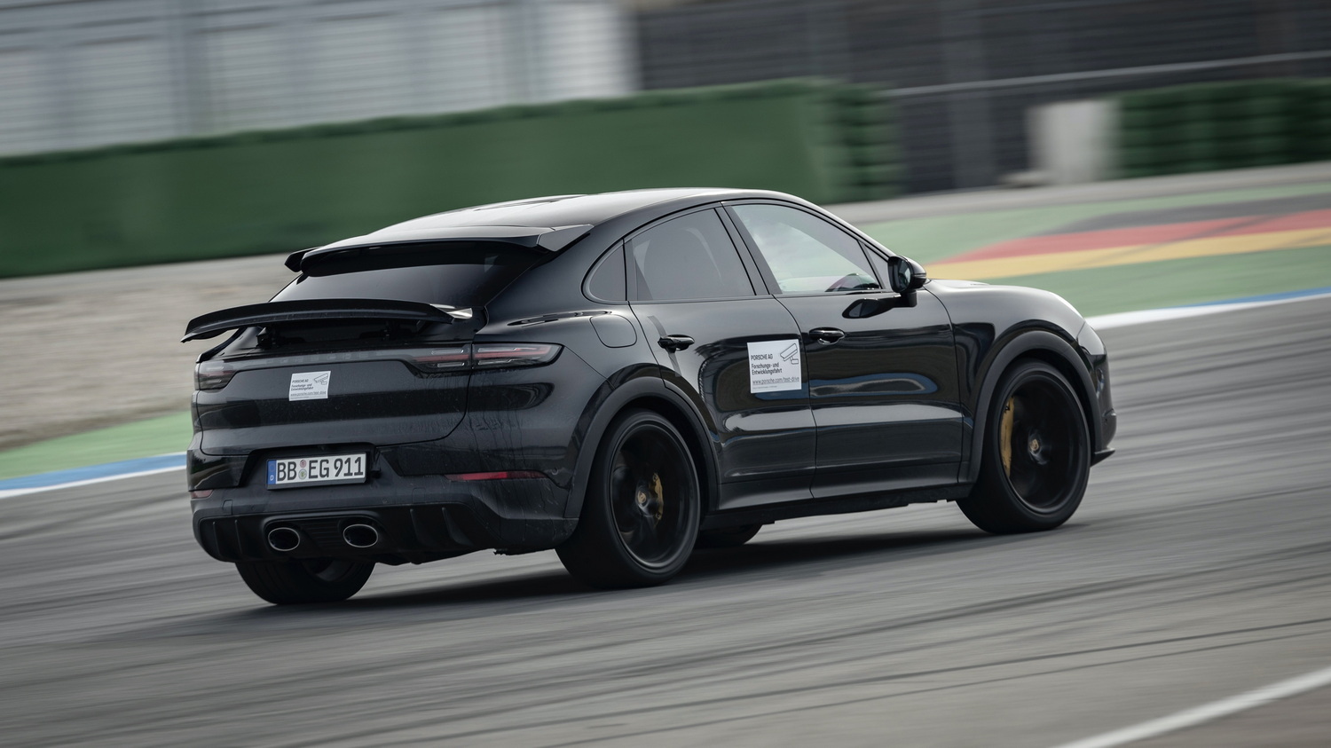 Porsche preps new ultra-Cayenne. Image by Porsche AG.