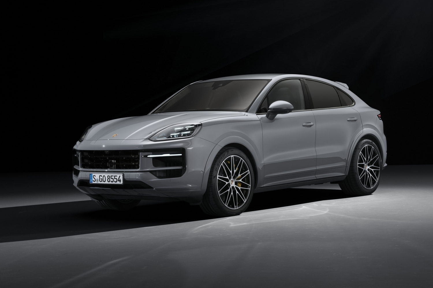 Porsche reveals updated Cayenne for 2023. Image by Porsche.