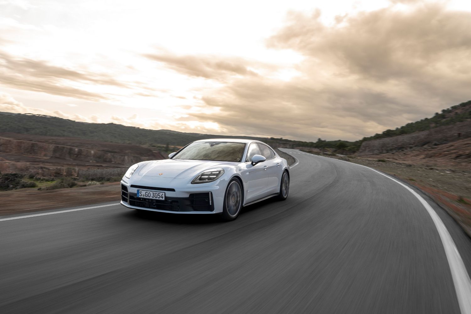 First drive: Porsche Panamera, Panamera 4 and Turbo E-Hybrid. Image by Porsche.