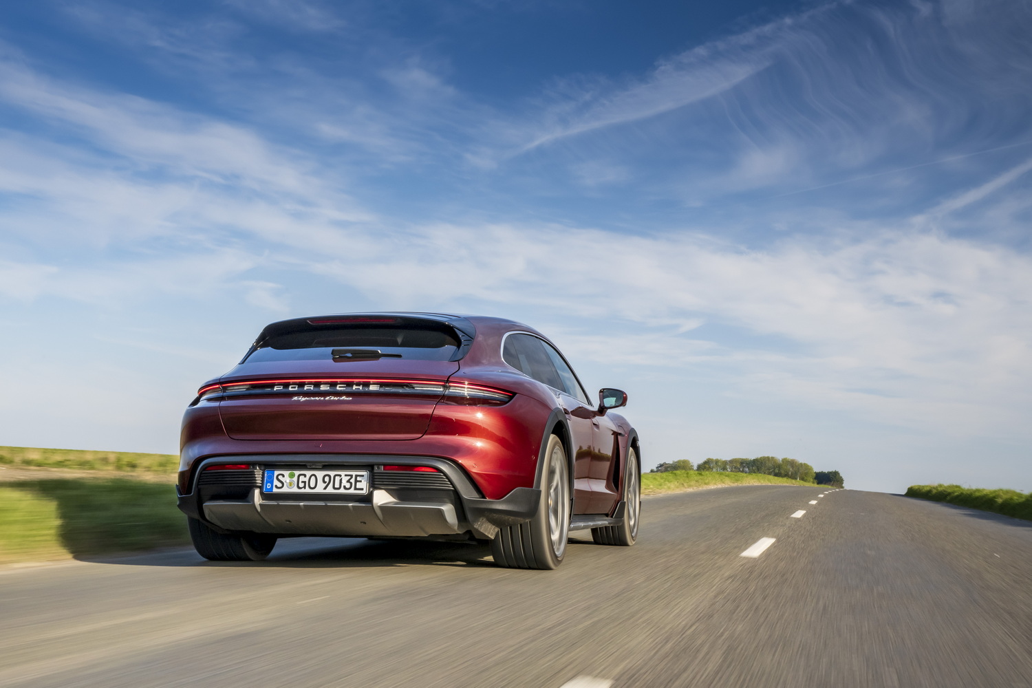 First drive: Porsche Taycan Cross Turismo. Image by Porsche.