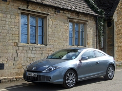 2009 Renault Laguna Coup. Image by Dave Jenkins.