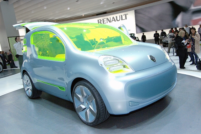 ZE concept previews new electric Renault. Image by United Pictures.