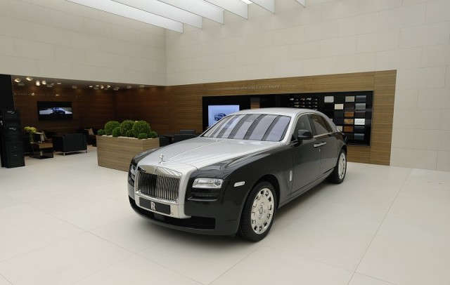 Rolls Ghost goes two-tone. Image by Rolls-Royce.