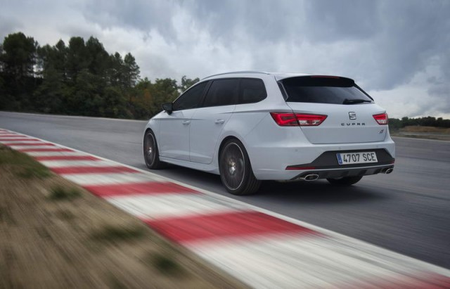 Incoming: SEAT Leon ST Cupra. Image by SEAT.