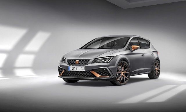 Limited-run SEAT Leon Cupra R revealed. Image by SEAT.