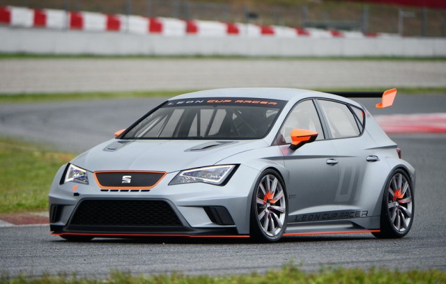 SEAT's new 300hp Leon. Image by SEAT.