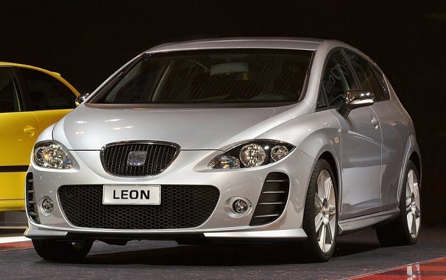 Bodykit previews hot new SEAT Leons. Image by SEAT.