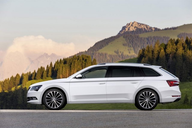 First drive: Skoda Superb Estate 2.0 TSI 280 4x4 DSG. Image by Skoda.